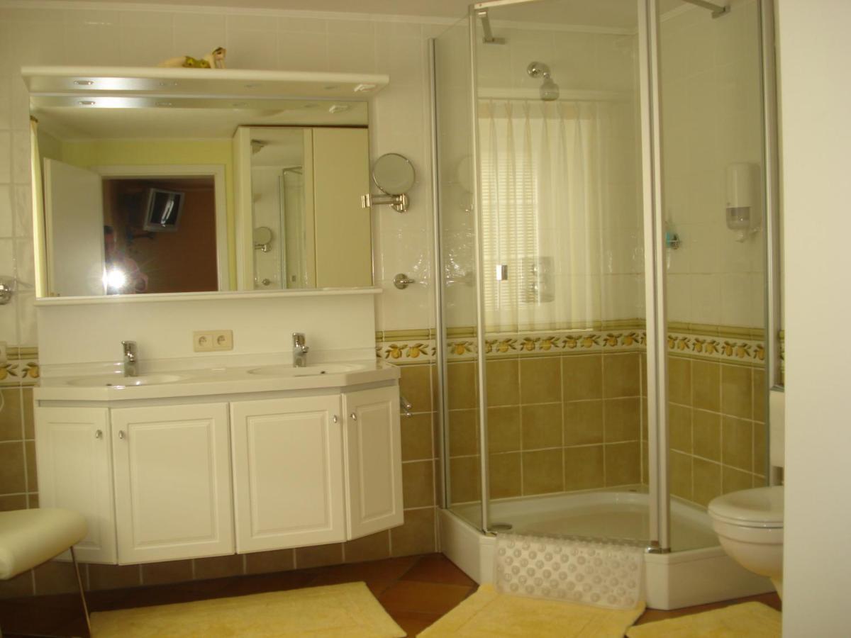 Charme - Hotel Lindenhof Weywertz Room photo